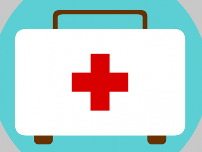 Imagem mostra arte de símbolo da enfermagem (cruz vermelha) 